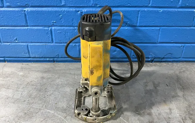 Dewalt Electric Plunge Cut Router - Dw615
