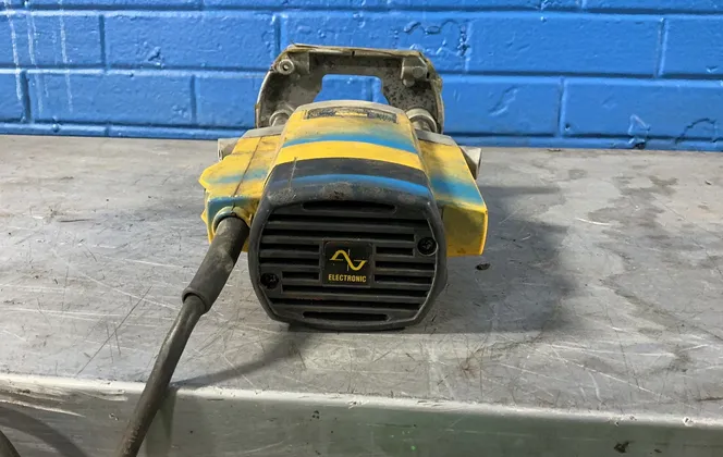 Dewalt Electric Plunge Cut Router - Dw615