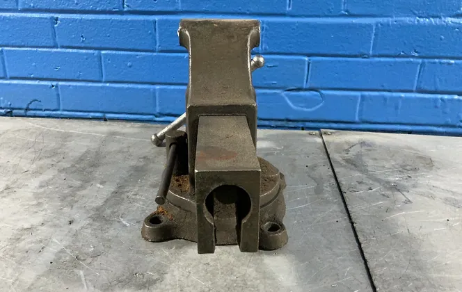 Columbian Vise Mfg. 4” X 11.5” Vise - 604