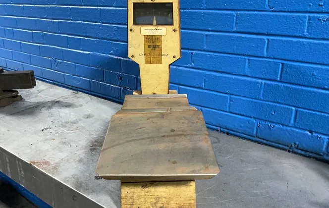 Weiler Scale Company 2.5 Kg Over Under Scale - 8801