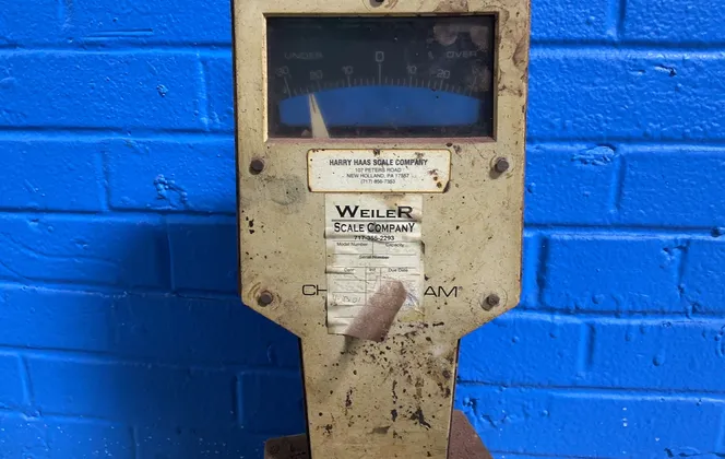 Weiler Scale Company 2.5 Kg Over Under Scale - 8801