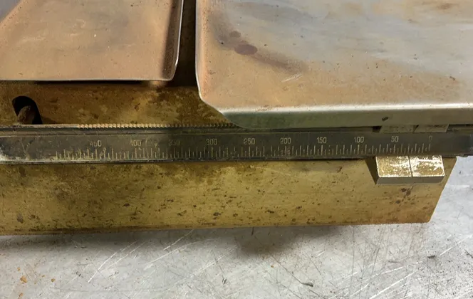 Weiler Scale Company 2.5 Kg Over Under Scale - 8801