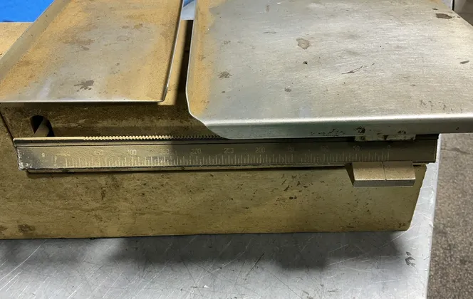 Weiler Scale Company 2.5 Kg Over Under Scale - 8801