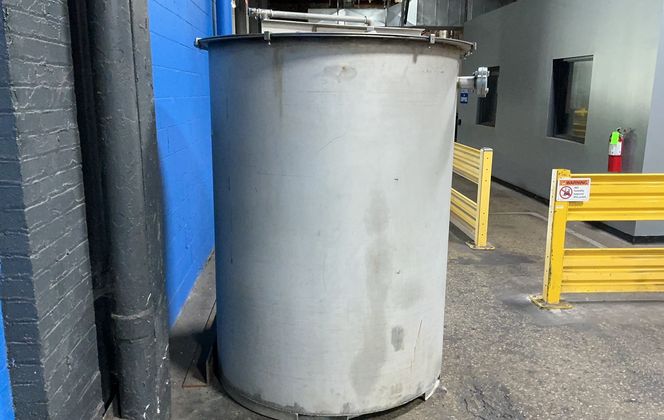700 Gallons S/s Tank