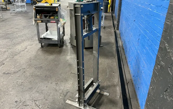 Central Machinery 12 Tons Shop Press - 60604