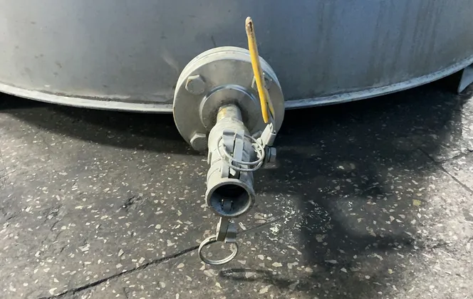 ~974 Gallons S/s Tank