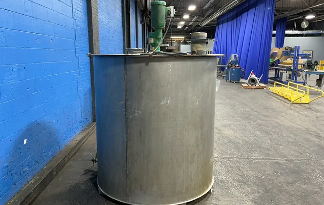~974 Gallons S/s Tank