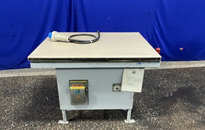 36” X 48” Heating Table