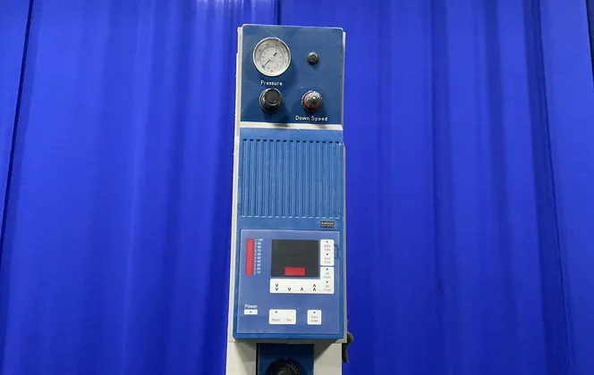 Branson Ultrasonic Welder - 2000iw