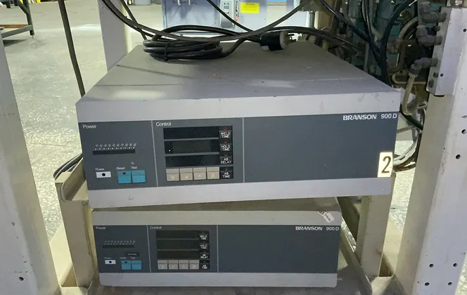 Branson 23” X 32” 2 Head Ultrasonic Welder
