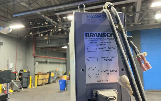 Branson 23” X 32” 2 Head Ultrasonic Welder