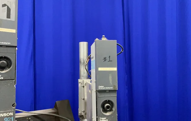 Branson 23” X 32” 2 Head Ultrasonic Welder