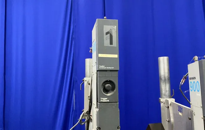 Branson 23” X 32” 2 Head Ultrasonic Welder