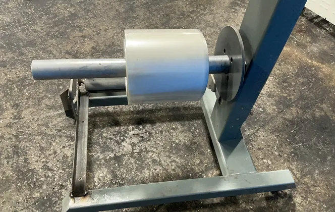 28” W Roll Mobile Roll Stand