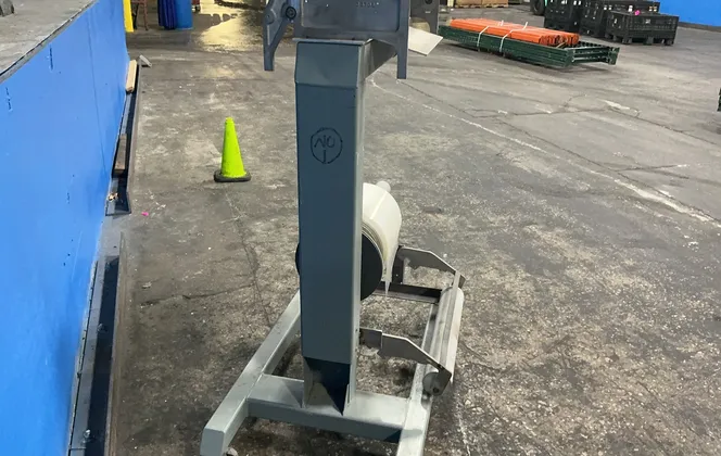28” W Roll Mobile Roll Stand