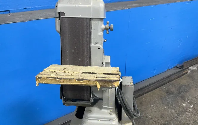 Rockwell International 6” W Belt, 7.5”x14.75” Table Belt Sander - 31-520