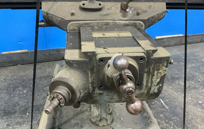 Bridgeport 9”x42” Vertical Mill - 3926
