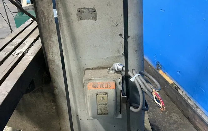 Bridgeport 9”x42” Vertical Mill - 3926