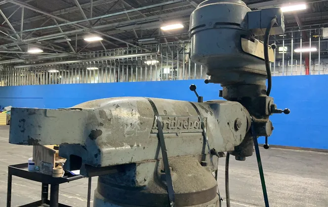 Bridgeport 9”x42” Vertical Mill - 3926