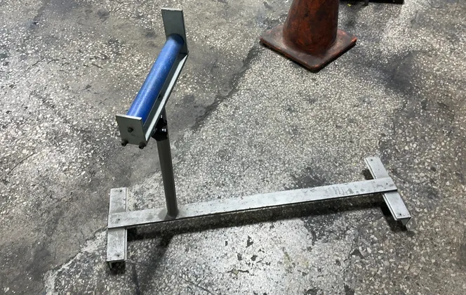 12” Roller Stand