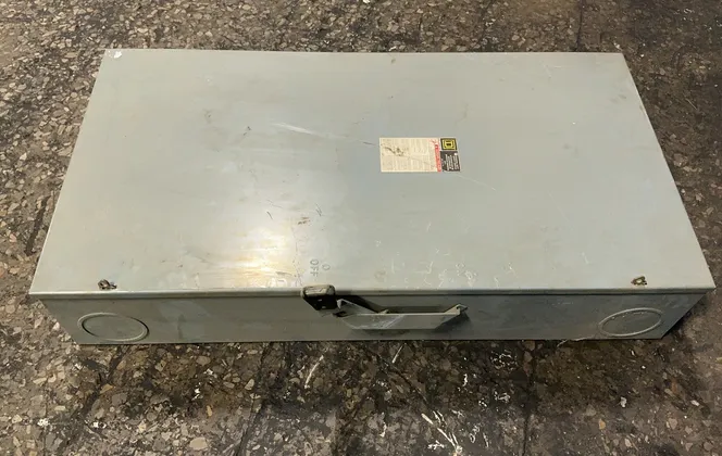 Square D 400 A / 240 V General Duty Fusible Safety Switch - D325n