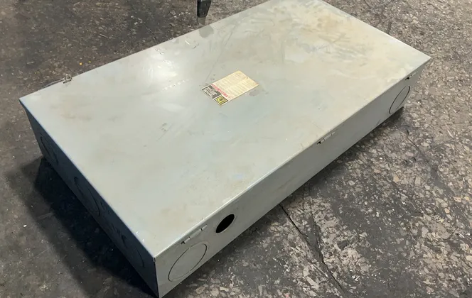 Square D 400 A / 240 V General Duty Fusible Safety Switch - D325n