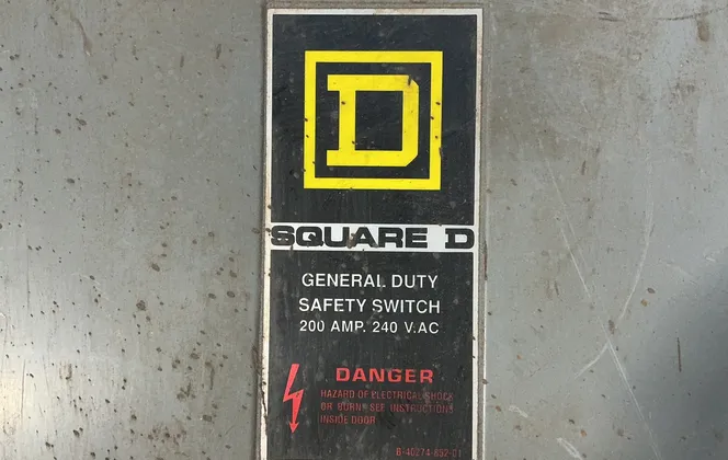 Square D 200 A / 240 V General Duty Fusible Safety Switch - D324n