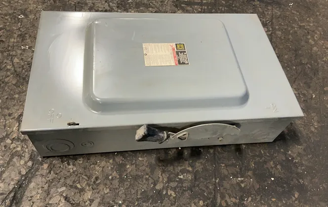 Square D 200 A / 240 V General Duty Fusible Safety Switch - D324n