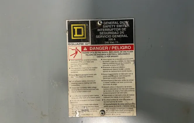 Square D 200 A / 240 V General Duty Fusible Safety Switch - D324n