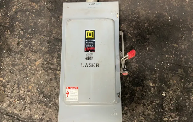 Square D 200 A / 240 V Heavy Duty Fusible Safety Switch - H324n