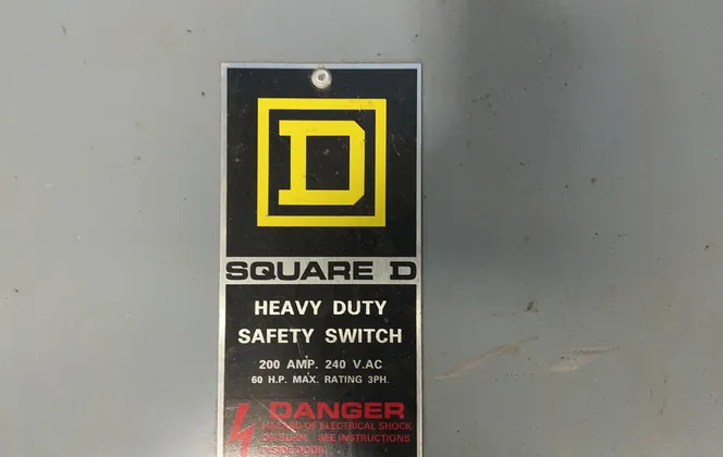 Square D 200 A / 240 V Heavy Duty Fusible Safety Switch - H324n