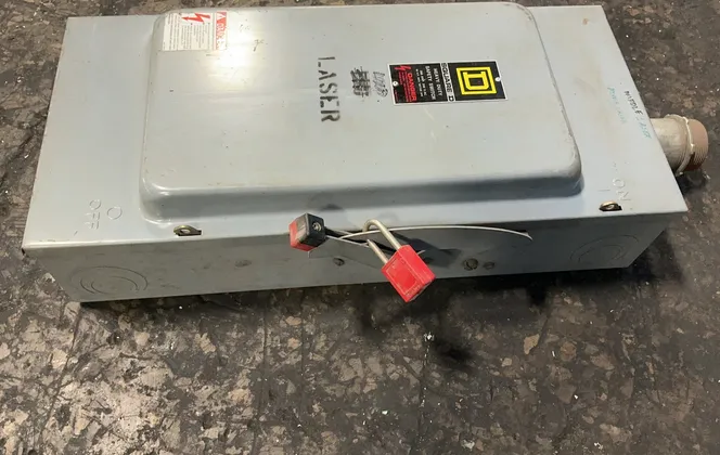 Square D 200 A / 240 V Heavy Duty Fusible Safety Switch - H324n