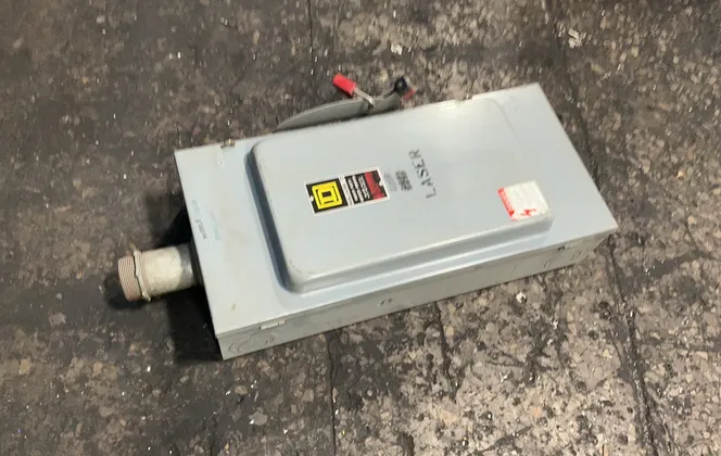Square D 200 A / 240 V Heavy Duty Fusible Safety Switch - H324n