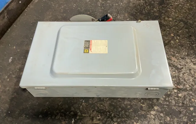Square D 200 A / 250 V Heavy Duty Fusible Safety Switch - H324n