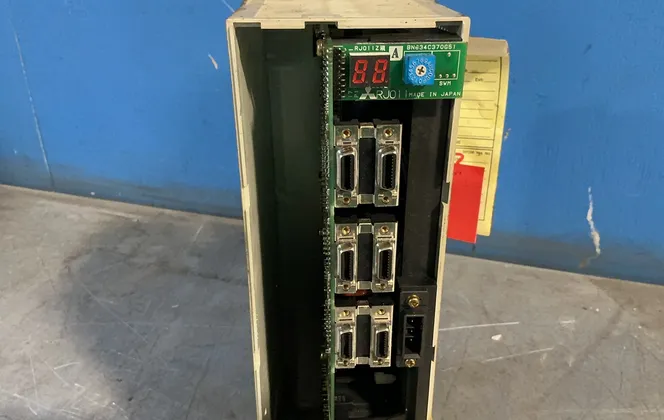 Mitsubishi 30 Amps Servo Drive Unit - Mds-c1-v1-45