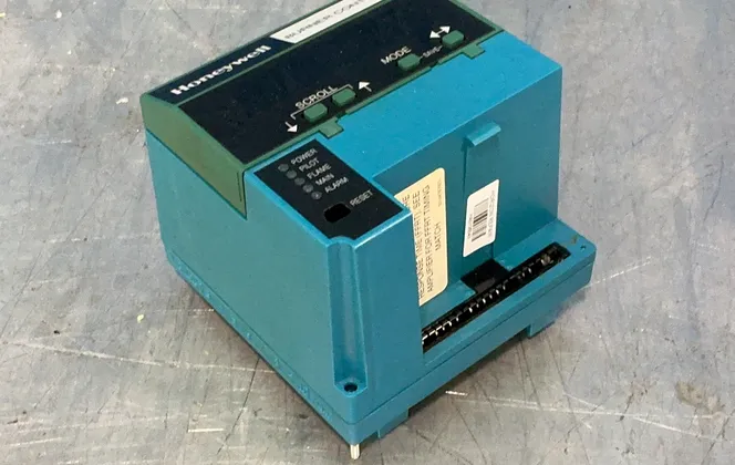 Honeywell Burner Control Unit - Rm7838 C 1004