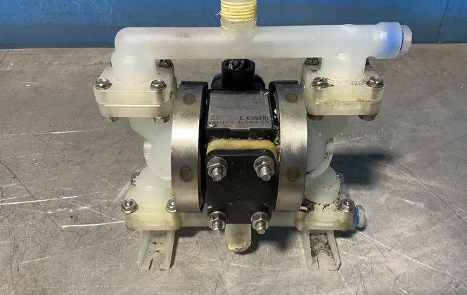Sandpiper 100psi Max Double Diaphragm Pump - Pb 1/4p0.tt4p