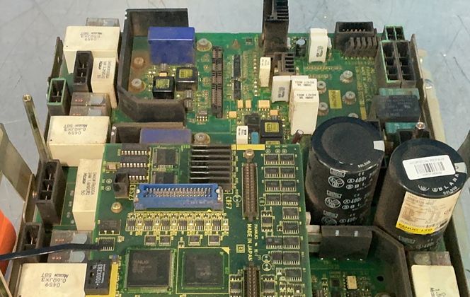 Fanuc V06310224 Servo Amplifier - A06b-6105-h002