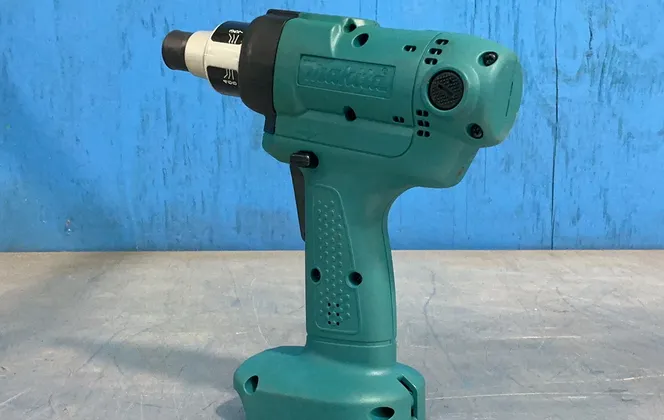 Makita 700rpm Cordless Screwdriver - Bft081f