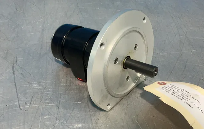Atlas Copco 9000rpm 100psig Pneumatic Vane Motor - Lzl05-l-p-nema