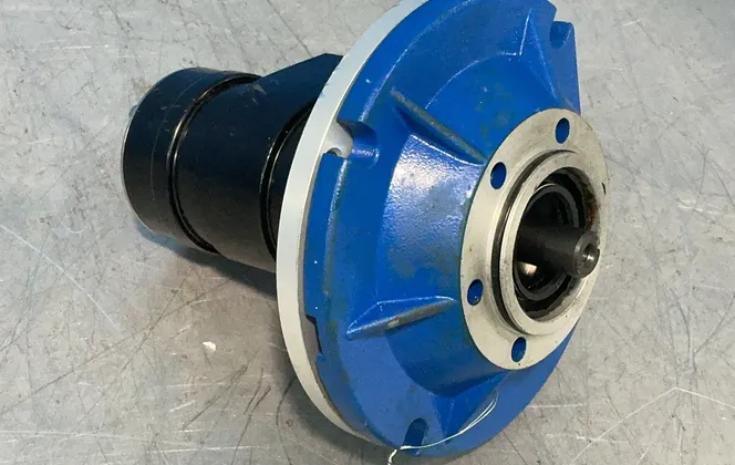 Atlas Copco 9000rpm 100psig Pneumatic Vane Motor - Lzl05-l-p-nema