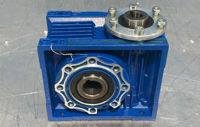 Motovario Right Angle Gearbox - 6452192-011