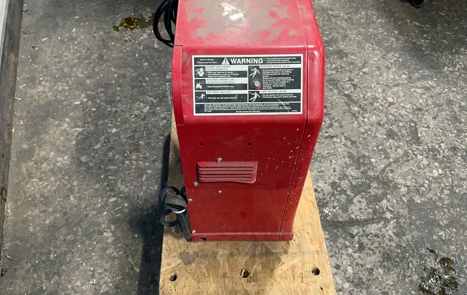 Lincoln Electric 225 A Arc Welder - Ac-225