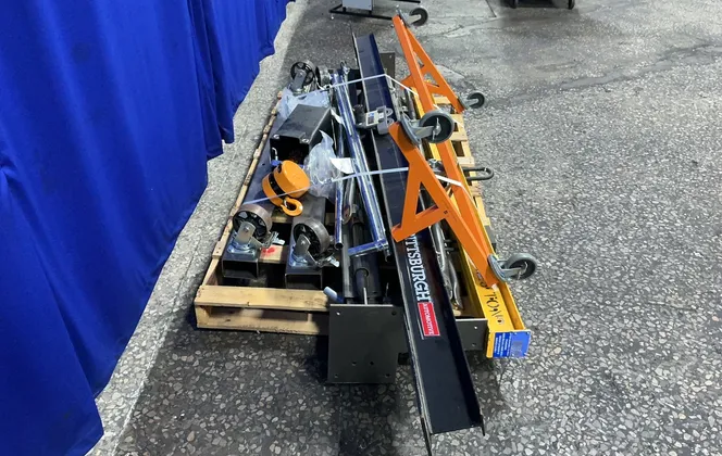 Pittsburgh Automotive 1.25 Tons Gantry Crane