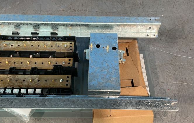 Square D Electrical Panelboard - Nqfp15