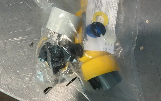 Hubbell Watertight Twist-lock Connectors - Hbl27w82
